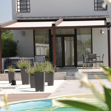 Outdoor Screen Shades: Manual & Motorized