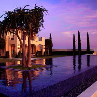 Réalisation d'un jardin arrière méditerranéen.