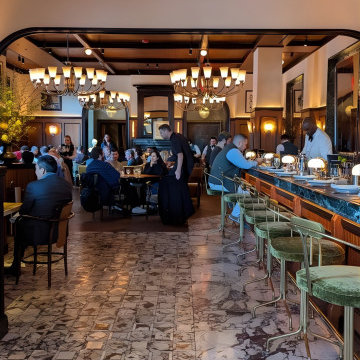 Vintage-Club Dining: Palazzo Custom Marble Flooring