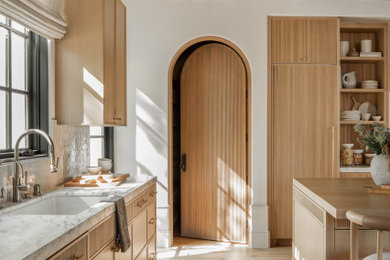 Kitchen - mediterranean kitchen idea in Los Angeles
