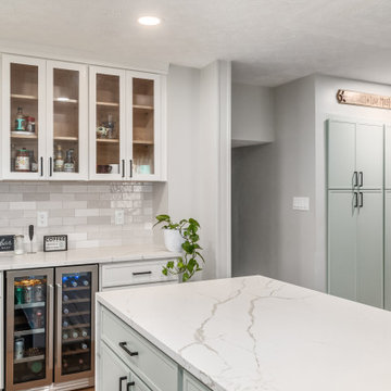 Hybrid Kitchen Remodel Done With a New Island