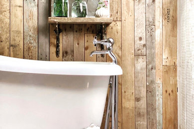 Design ideas for a rustic bathroom in Other.
