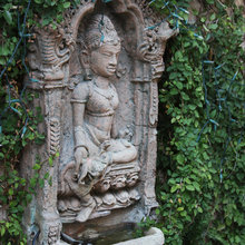 FOUNTAINS / WATER FEATURS