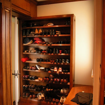 Shoe storage in walk-in closet