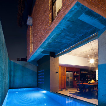 TROPICAL SUBURB HOUSE