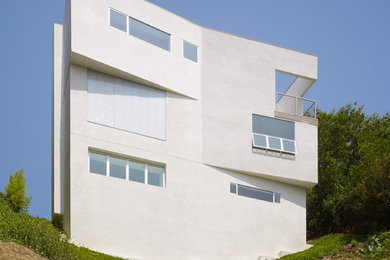 Trendy exterior home photo in Los Angeles
