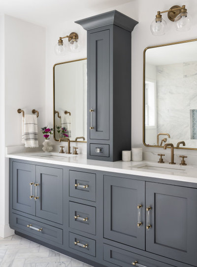 Bathroom of the Week: Spa Feel With Marble and an Airy Layout