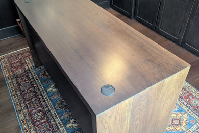 Example of a minimalist home office design in Detroit