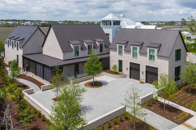 Trendy exterior home photo in Charleston