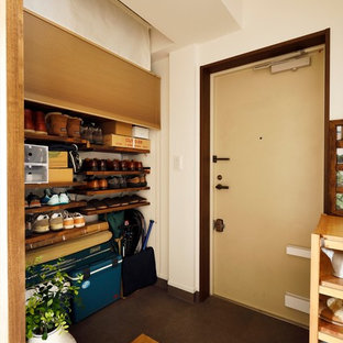 コンテンポラリースタイルのおしゃれな玄関の写真