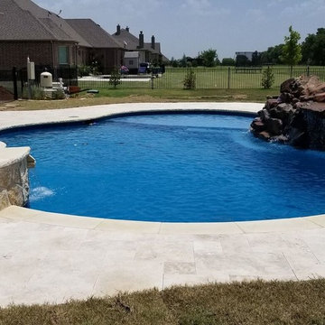 Celina - Pool/Spa combo with waterfall