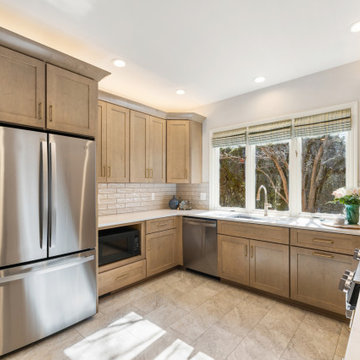 Starmark Farmington Maple Biscotti Kitchen