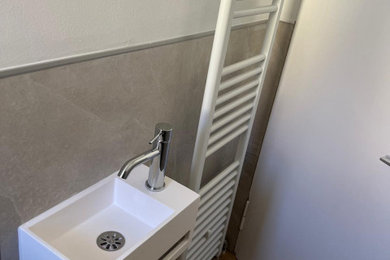 Moderne Gästetoilette in München