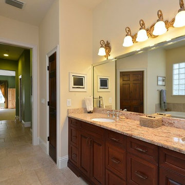 705 N. Lake Adair Blvd. Orlando, FL 32804 (College Park Lakefront Property)