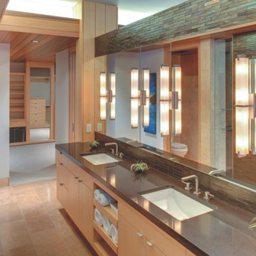 Secluded Lakefront Oasis