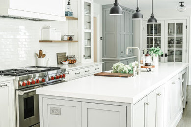Example of a farmhouse kitchen design in New York