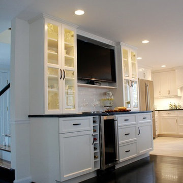 Black and White Traditional Kitchen