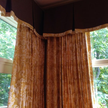 Box pleat with banding