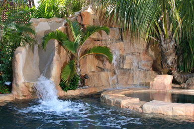 Example of a pool fountain design in Tampa