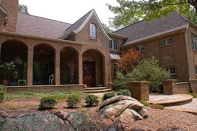 Example of a classic patio design in Raleigh