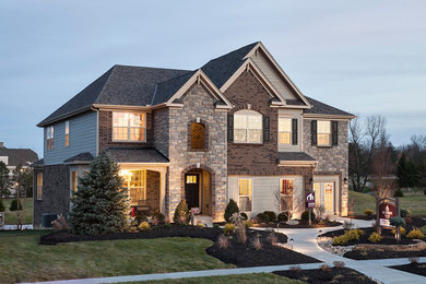 Example of a classic exterior home design in Cincinnati