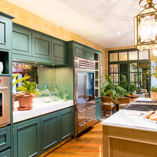 Kolonialstil Küchen mit Küchengeräten aus Edelstahl Ideen, Design