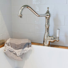 farm house bathroom