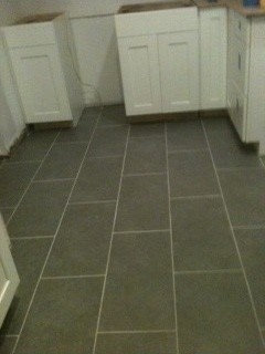 Grout Color Too Light Gray Porcelain Tile With The Light Gray Grout Looks Good With It