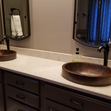 17" Round Skirted Vessel Hammered Copper Sink (VR17SKDB)