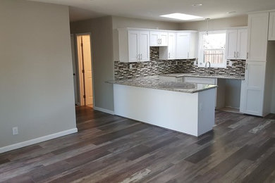 Inspiration for a mid-sized contemporary kitchen remodel in Los Angeles