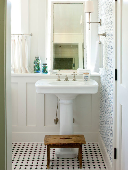 30 Best Farmhouse Bathroom with a Pedestal Sink Ideas Houzz