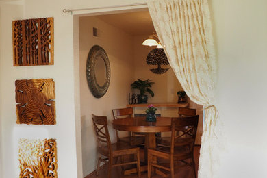 Réalisation d'une salle à manger bohème.