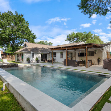 Dee's Pool
