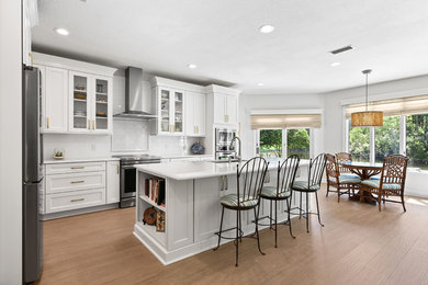 Inspiration for a timeless kitchen remodel in Jacksonville
