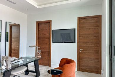 Home office - modern home office idea in Miami