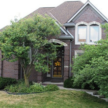 MOMs - Exterior