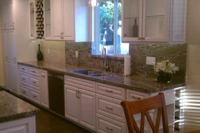 Inspiration for a kitchen remodel in Las Vegas