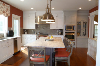 Inspiration for a timeless kitchen remodel in New York