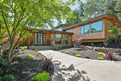 Example of a mid-sized trendy exterior home design in San Francisco