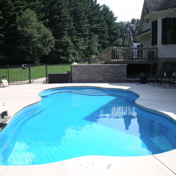 Leading Edge - Traverse Bay Fiberglass Swimming Pool