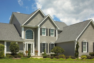 Traditional exterior home idea in Cincinnati