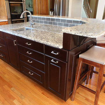Custom Island in maple wood with an espresso stain
