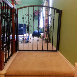 Interior child or pet protective gates - Products