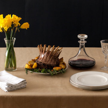 Huddleson - Artistic Contemporary Table Linens