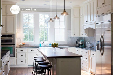 Kitchen - kitchen idea in Charlotte