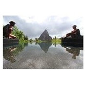 Elvira Rahman's photo