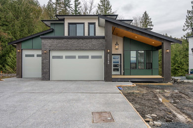 Trendy exterior home photo in Vancouver