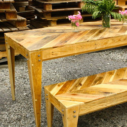 Chevron design Pallet table and bench - Dining Tables