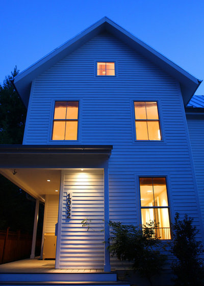 Country Exterior by ONE 10 STUDIO