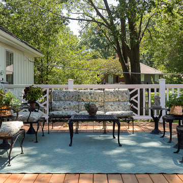Spacious Chinese Chippendale Deck